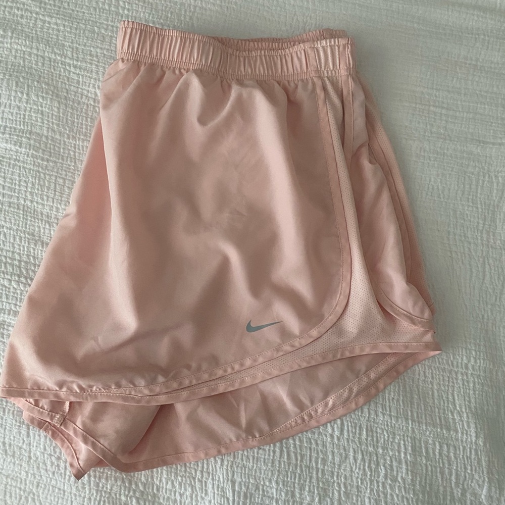 PLUS SUZE NIKE TEMPO SHORT